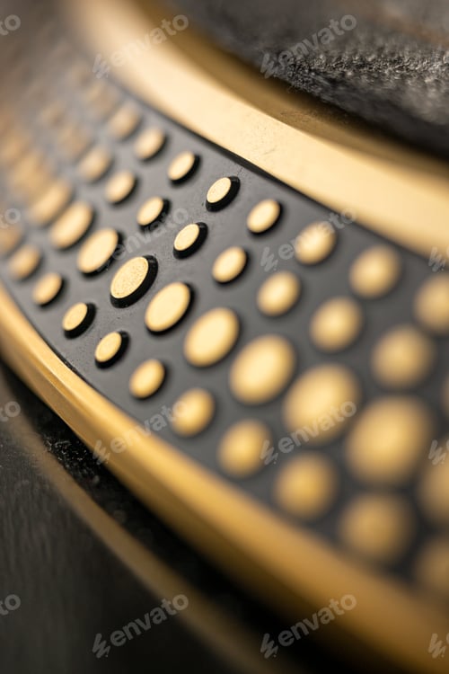 Preview: Turntable detail, with selective focus