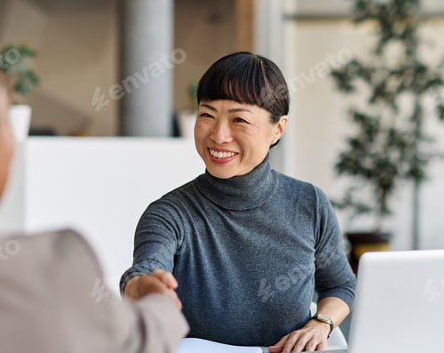 Preview: Portrait of a group of businesspeople in the office