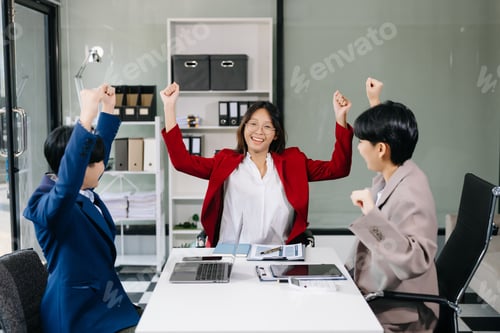 Preview: Those who work hard, win in the conference room new startup project