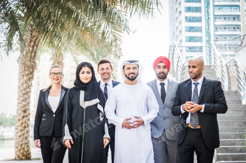 Preview: Business team in Dubai