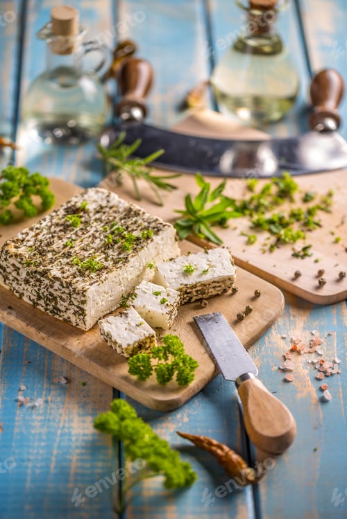Preview: Cheese with fresh herbs