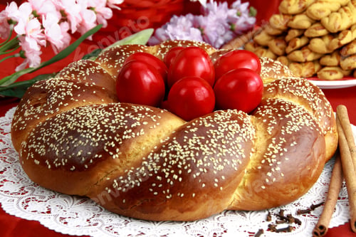 Preview: Easter sweet bread with red eggs