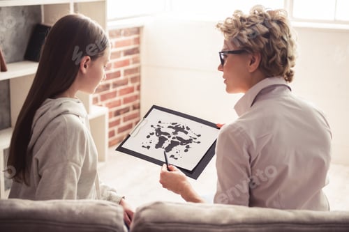 Preview: Teenager at the psychotherapist
