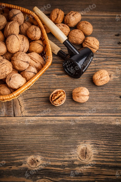 Preview: Walnuts