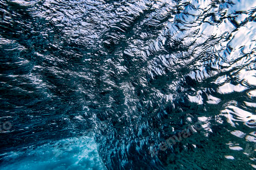 Preview: Underwater view of ocean wave