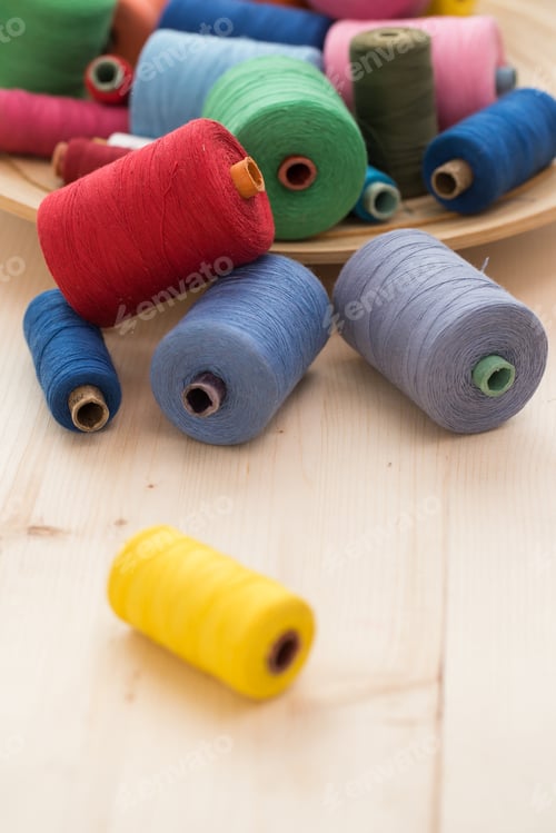 Preview: Colorful threads on the table