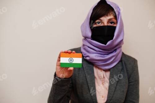Preview: Muslim woman with flag