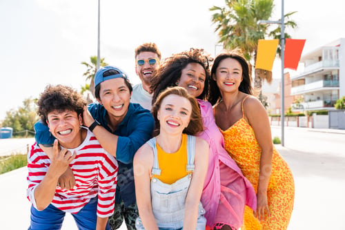 Preview: Group of young best friends bonding outdoors