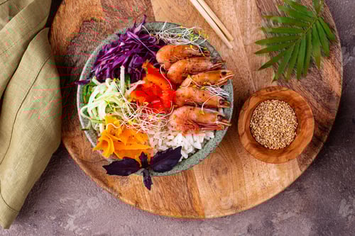 Preview: Hawaiian poke bowl with salmon and shrimps