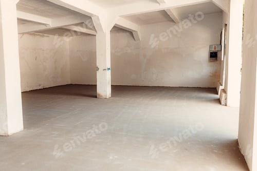 Preview: Epoxy floor finishing in industrial building with supporting pillars