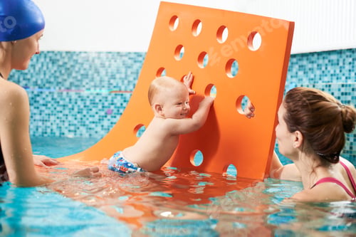 Preview: Swimming class with instructor for infants