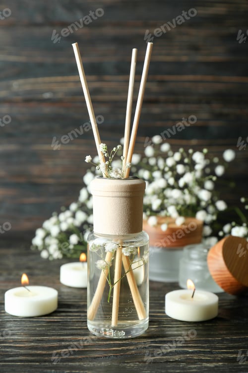 Preview: Aromatic concept with diffuser on wooden table