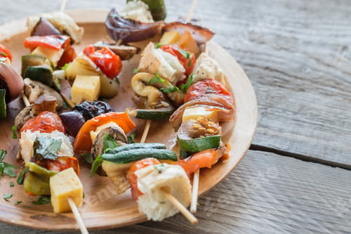 Preview: Grilled vegetable skewers on the plate