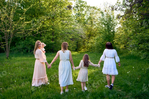 Preview: family portrait of two women and their three children