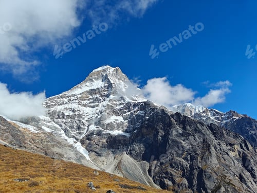 Vorschau: Wunderschöne Berglandschaft im Himalaya
