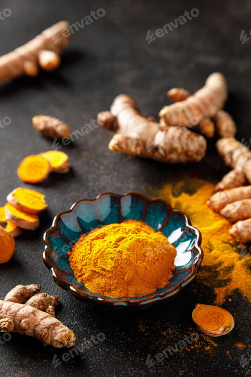 Preview: Turmeric. Fresh turmeric root and turmeric, curcumin powder