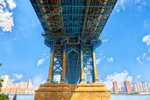 Preview: Under Manhattan Bridge