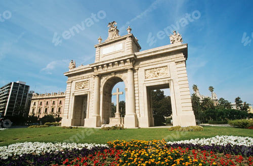 Preview: Cruz cubierta monument in valencia