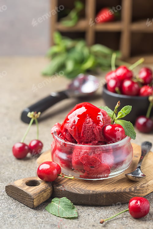 Preview: Delicious cherry ice cream