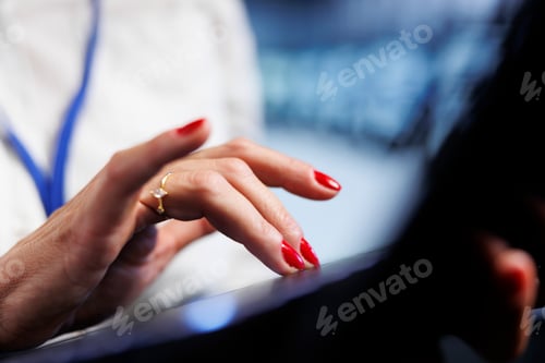 Preview: Expert secures server units