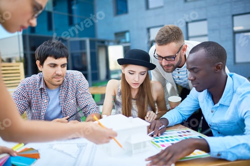 Preview: Designers at meeting