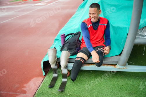 Preview: Athlete runner with prosthetic legs