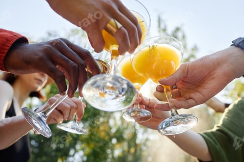Preview: Celebrating with Glasses of Refreshing Beverages
