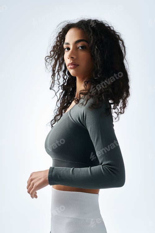 Preview: Focused determination: black sportswoman workout
