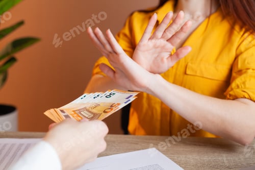 Preview: Civil servant receives a bribe for facilitating the signing of the contract