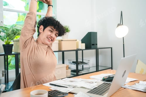Preview: Asian Woman Thrives in Online Business: Entrepreneurship from Home, Shipping Products