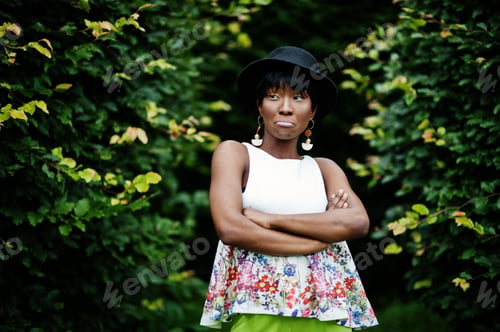 Preview: Amazing african american model woman