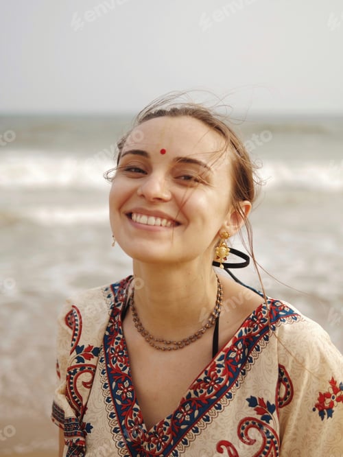 Preview: Girl in India