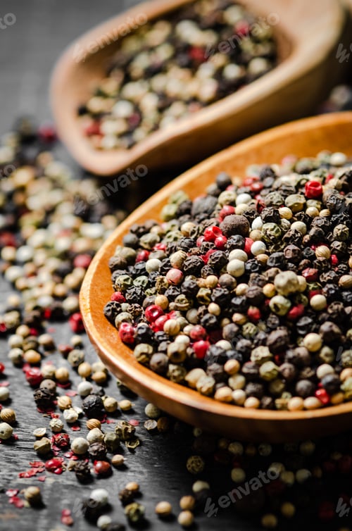Preview: Peppercorn on rustic background.