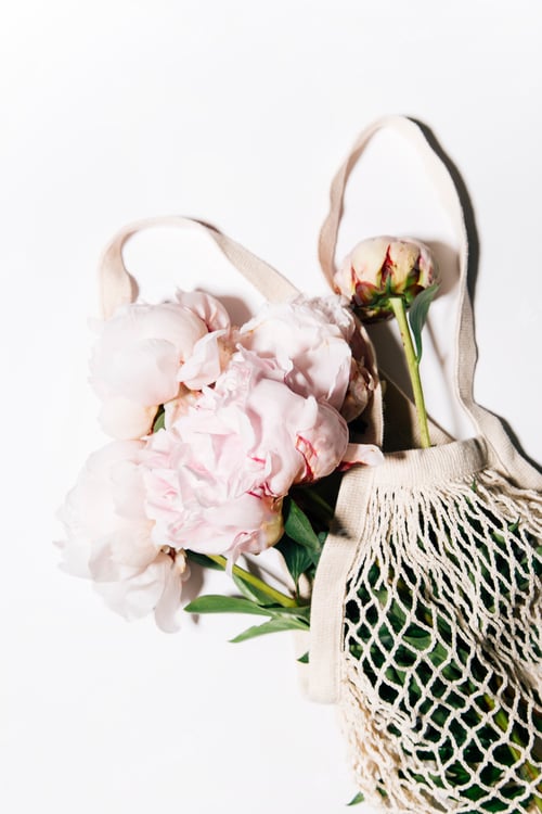 Preview: Pale Pink Peonies in a Net Shopping Bag