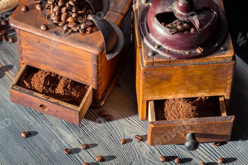 Preview: Coffee in the vintage grinders