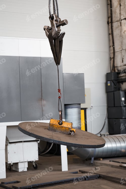 Preview: Vertical shot of lifting equipment in a factory