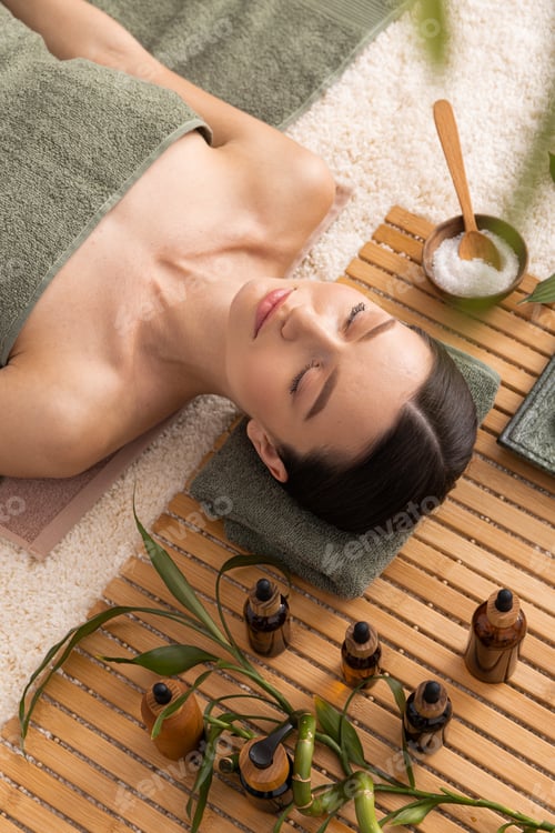 Preview: Concept of spa, relax and self care with beautiful young woman