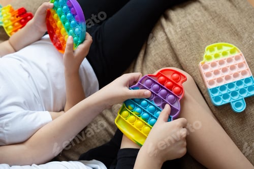 Preview: Anti-stress sensory toys pop it in children's hands.