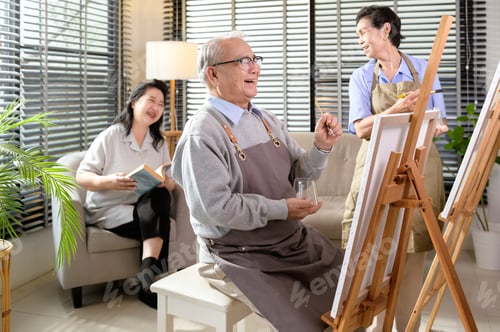 Preview: Group of Asian senior people are enjoy painting