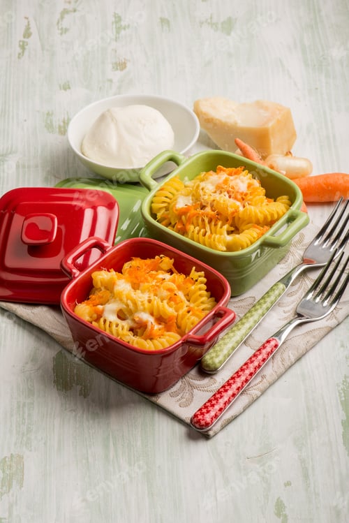 Preview: oven pasta with mozzarella carrot onion and parmesan cheese