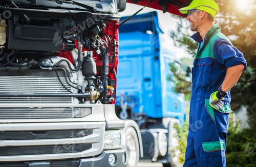 Preview: Happy Smiling Professional Truck Mechanic