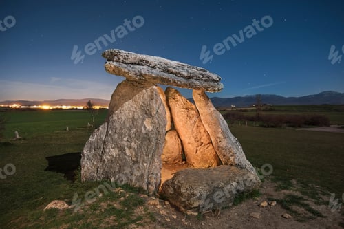 Preview: Spain, Alava, Dolmen at starry night