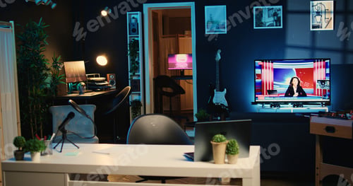 Preview: Empty studio with streaming tech