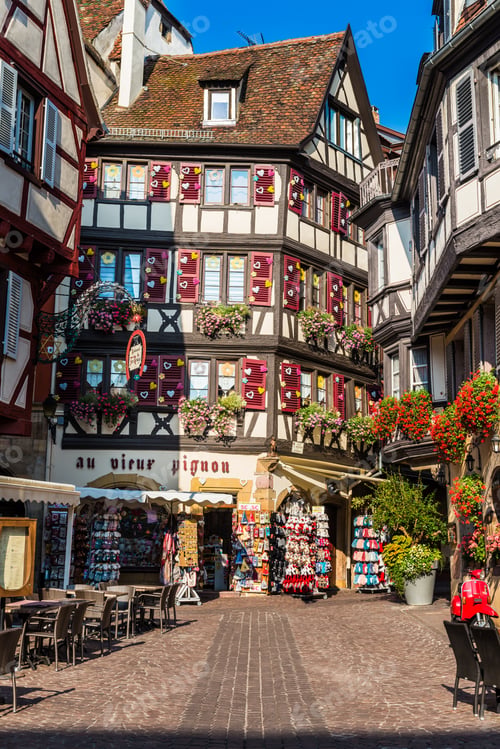 Preview: Colorful traditional french houses and shops in Colmar, Alsace,