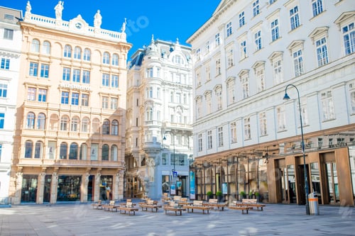 Preview: Beautiful architecture in the old city in Vienna