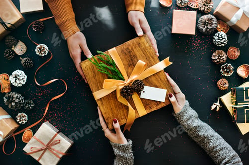 Preview: Winter seasonal concept gift box