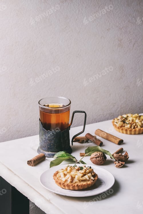 Preview: Apple Tarts with Tea and Cinnamon Sticks