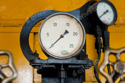 Preview: The engine room and control room of a locomotive train.