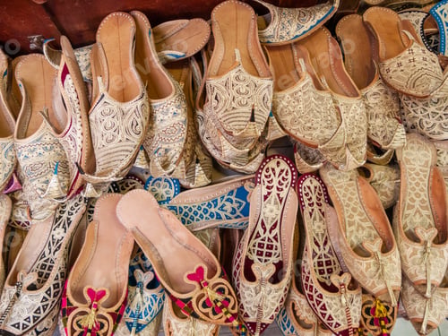 Preview: Arabian Shoes at Dubai Textile Souk