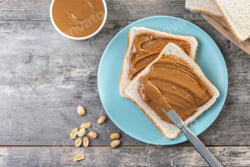 Preview: Bread toast with peanut butter cream